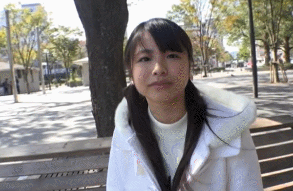 【ロリコン歓喜】九州で見つけた18歳少女のAVデビュー作がどこから見ても子供丸出しで草ｗｗｗｗｗｗｗｗｗｗｗｗｗｗ(GIFあり)・1枚目