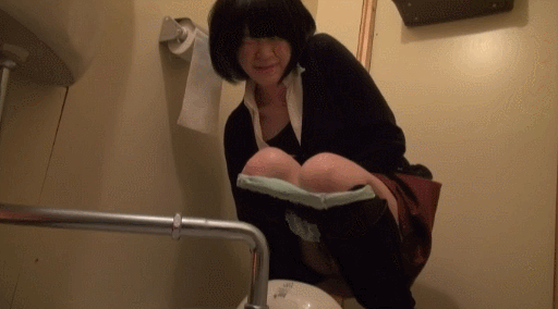 【エロ注意】トイレでオナニーしてるJKさん、まんまと盗撮され晒されるｗｗｗｗｗｗｗｗｗｗｗ(GIFあり)・18枚目