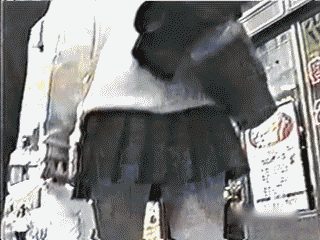 【パンチラ盗撮】スマホを女の子のスカートに突っ込んで盗撮してる蛮勇エロ“逆さ撮り盗撮”のエロGIFまとめ・91枚目