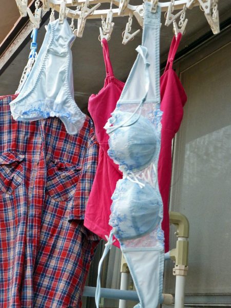 【ゴクリ・・・】一階ベランダだともはやトラップにしか見えない“女の子洗濯物”のエロ画像ｗｗｗｗｗｗｗｗ・6枚目