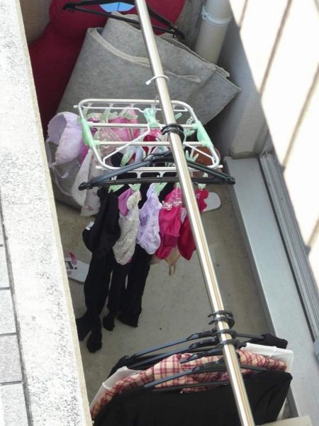 【ゴクリ・・・】一階ベランダだともはやトラップにしか見えない“女の子洗濯物”のエロ画像ｗｗｗｗｗｗｗｗ・13枚目